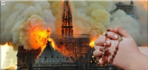 Notre-Dame v plamenech: Jacques Annaud vytvořil dílo - poselství. Boj o křesťanské relikvie, nebo o srdce a duši Západu? Patří Kristova trnová koruna republice? Konec nebo nový začátek? Kdo přenese víru přes hořící propast?