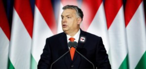 Orbán jasně: Západ podporuje válku. My jsme pro mír. Trpaslík sankcionuje obra a spadl do jámy, kterou vykopal jinému. Vlády válečných štváčů začnou padat. Ceny mohou být okamžitě o polovinu nižší. Proč to Brusel nechce?